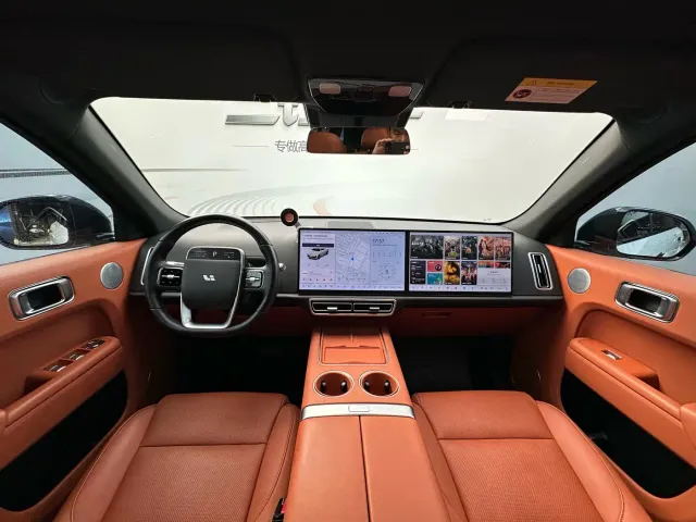 Li Auto L7 — Фото автомобиля 9