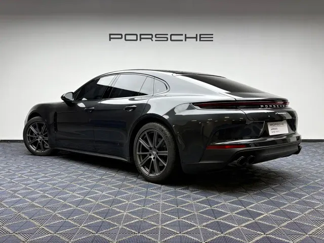 Porsche Panamera — Фото автомобиля 10