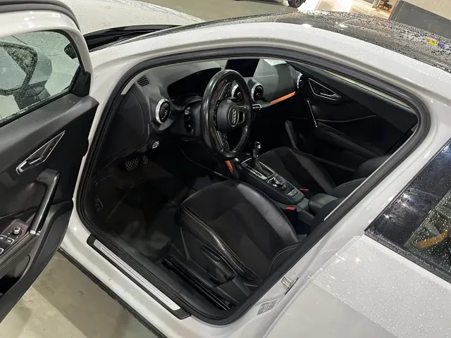 Audi Q2L e-tron — Фото автомобиля 2