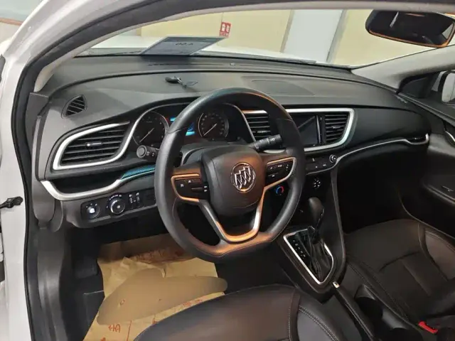 Buick Excelle — Фото автомобиля 12