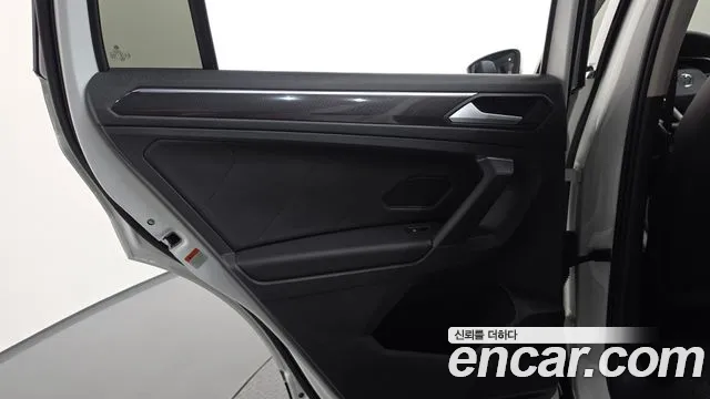 Volkswagen Tiguan Tiguan 2 поколение 2.0 TDI 4Motion Prestige — Фото автомобиля 24