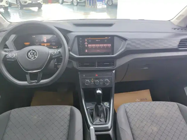 Volkswagen T-Cross — Фото автомобиля 12