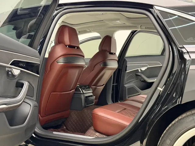 Audi A8 — Фото автомобиля 11