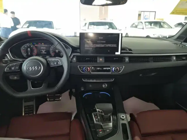 Audi A4L — Фото автомобиля 9
