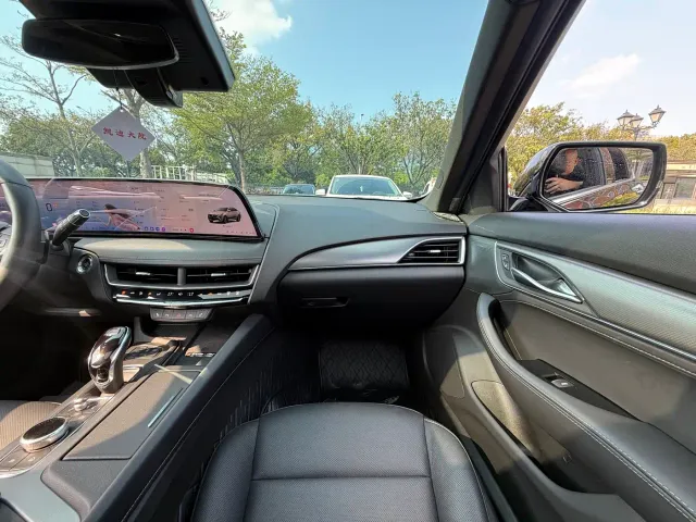 Cadillac CT5 — Фото автомобиля 11