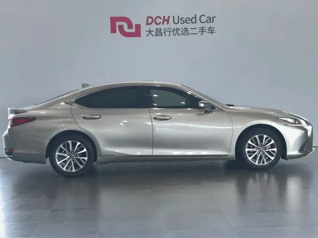 Lexus ES — Фото автомобиля 3