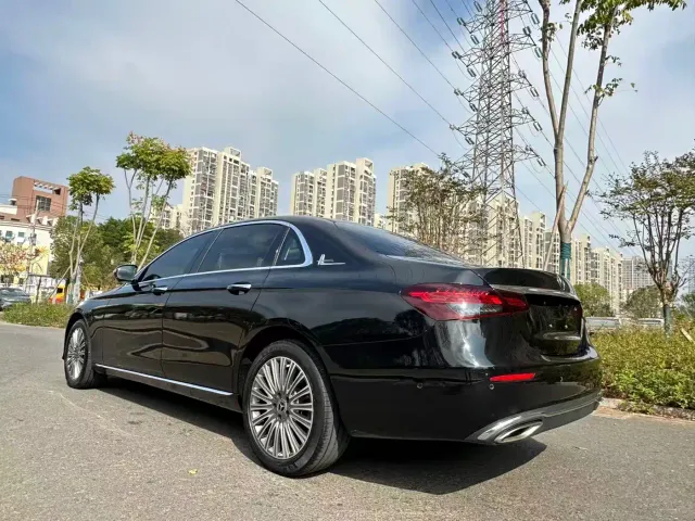 Mercedes-Benz E-Class — Фото автомобиля 6