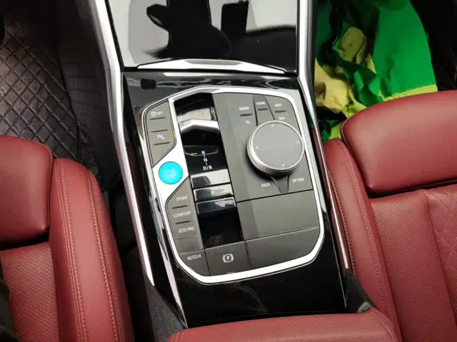 BMW i3 — Фото автомобиля 13