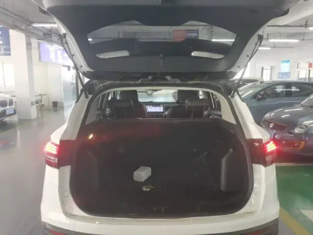 Geely Binyue — Фото автомобиля 18