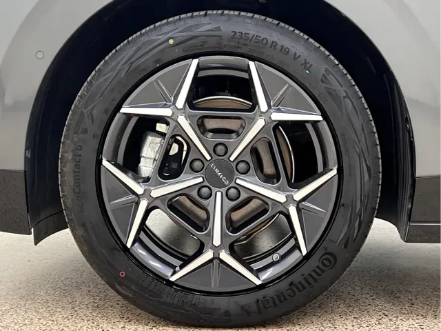 Lynk & Co Z20 — Фото автомобиля 10