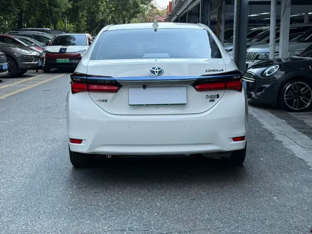 Toyota Corolla Twin Engine E+ — Фото автомобиля 5