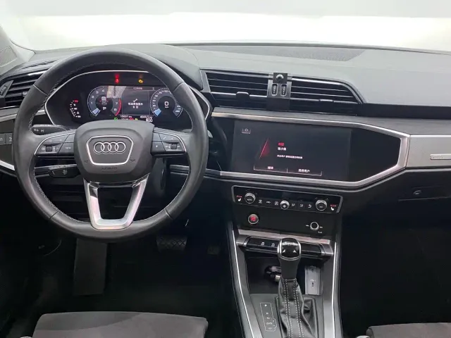 Audi Q3 — Фото автомобиля 11