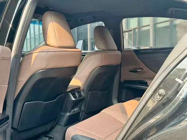 Lexus ES — Фото автомобиля 6