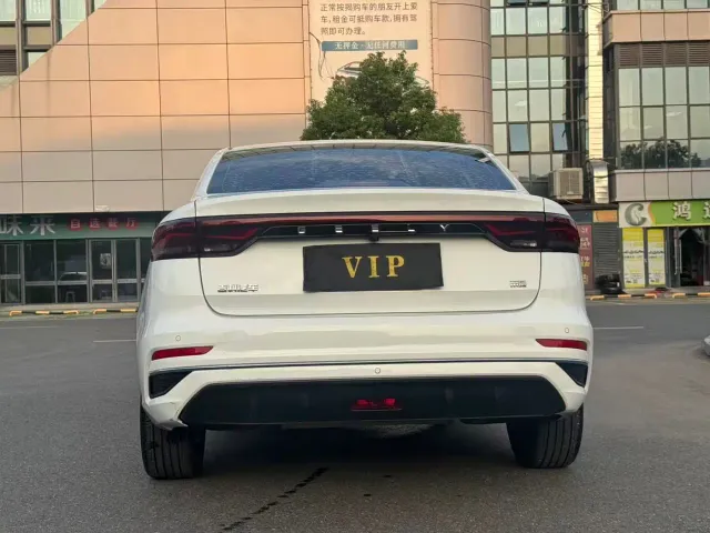 Geely Emgrand — Фото автомобиля 5