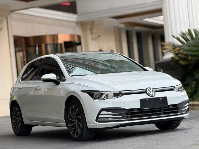 Volkswagen Golf — Фото автомобиля 3