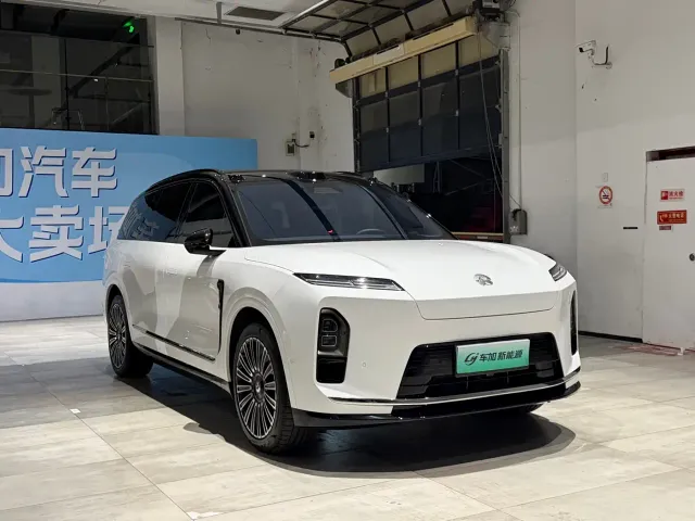 Nio ES8 — Фото автомобиля 3