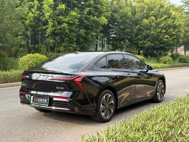Hongqi Tiangong 05 — Фото автомобиля 5