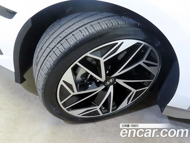 Hyundai Ioniq6 — Фото автомобиля 5