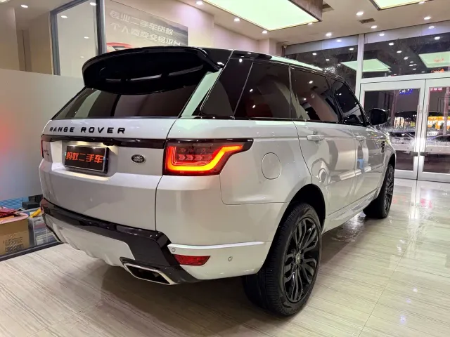Land Rover Range Rover Sport — Фото автомобиля 3