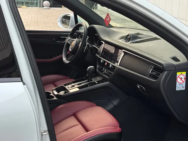 Porsche Macan — Фото автомобиля 12