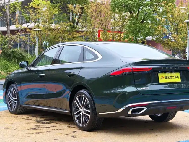 Geely Emgrand — Фото автомобиля 4