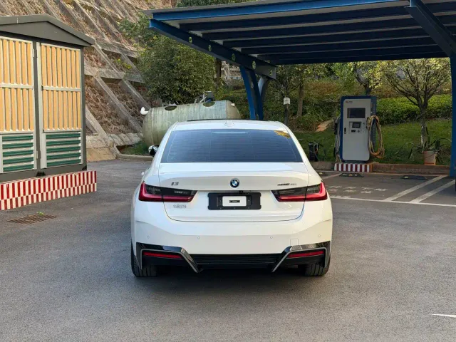 BMW i3 — Фото автомобиля 8