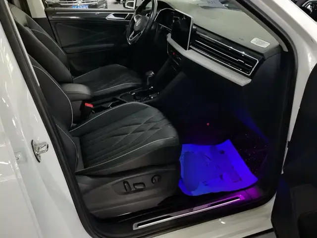 Volkswagen Tiguan L — Фото автомобиля 8