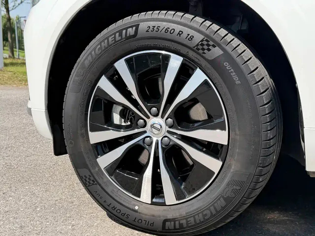 Volvo XC60 — Фото автомобиля 18