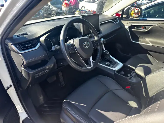 Toyota Wildlander — Фото автомобиля 11