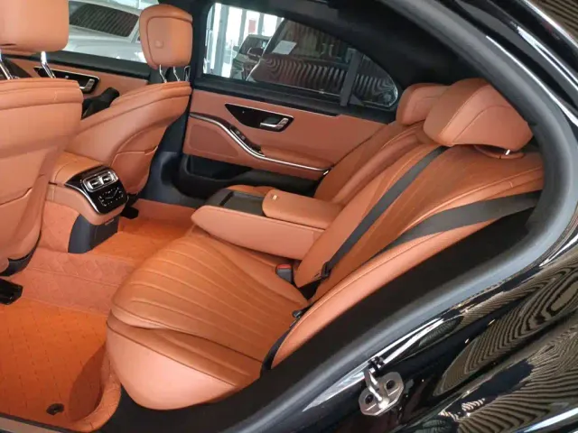 Mercedes-Benz S-Class — Фото автомобиля 16