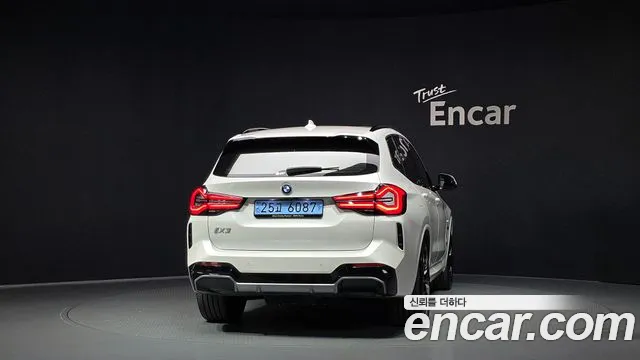 BMW iX3 G08 (2020–2024) — Фото автомобиля 4