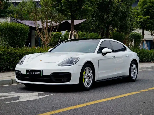 Фотография автомобиля — Porsche Panamera