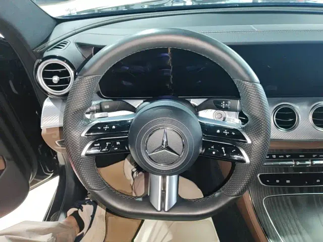 Mercedes-Benz E-Class — Фото автомобиля 10