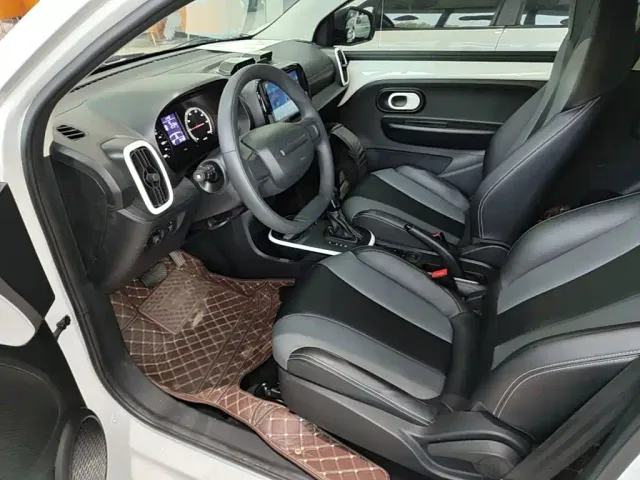 Roewe Clever — Фото автомобиля 15