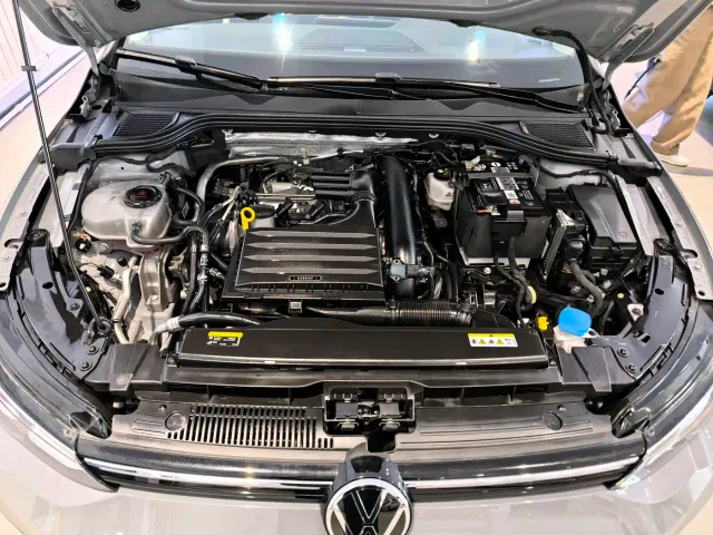Volkswagen Golf — Фото автомобиля 6