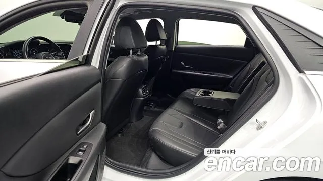 Hyundai Avante CN7 — Фото автомобиля 18