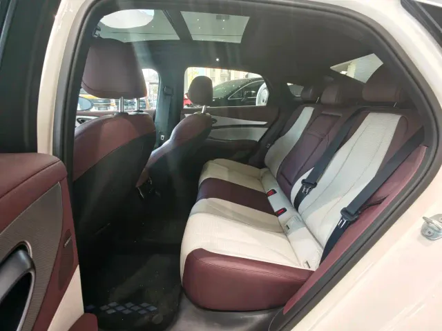 BYD Seal 07 DM-i — Фото автомобиля 10