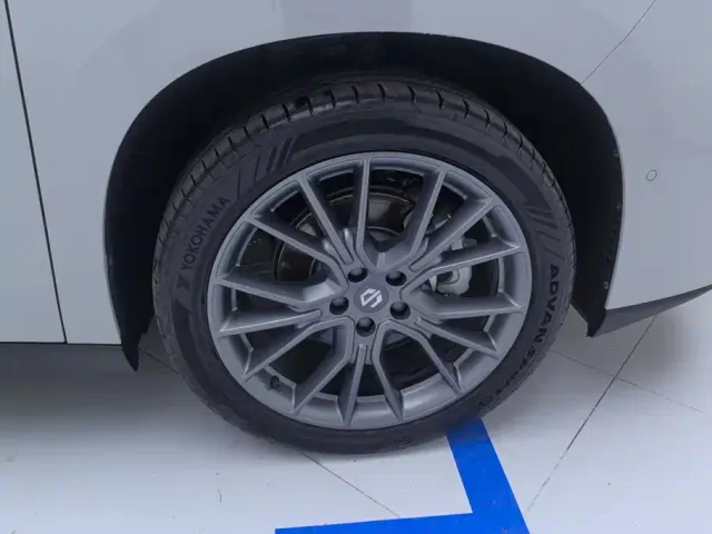 Leapmotor C10 — Фото автомобиля 6