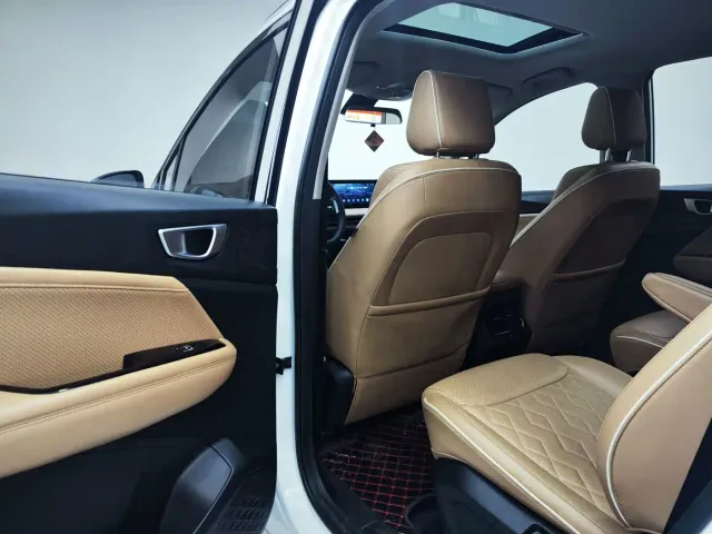 Wuling Jiachen — Фото автомобиля 9