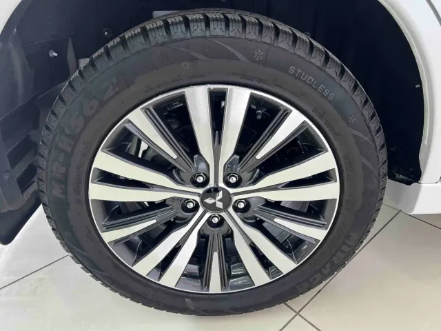 Mitsubishi Outlander — Фото автомобиля 20