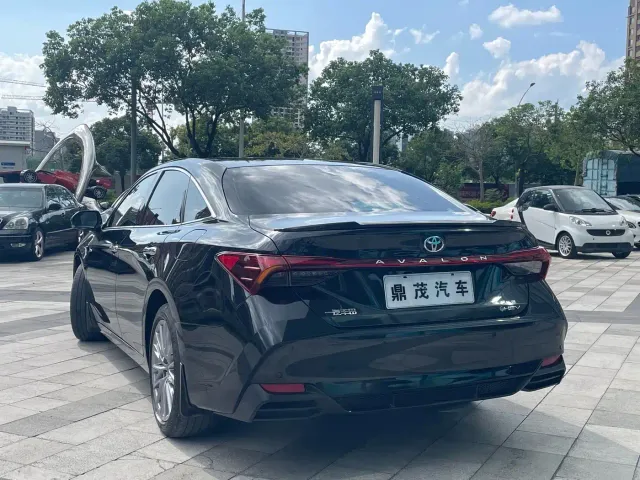 Toyota Avalon — Фото автомобиля 6