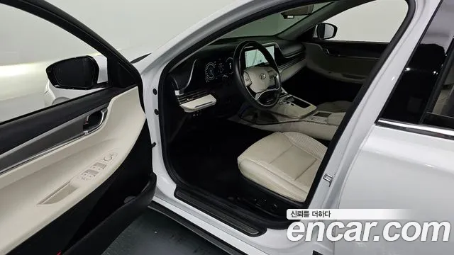 Hyundai Grandeur New — Фото автомобиля 15