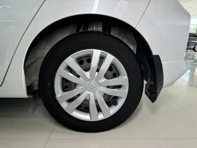 Honda Fit — Фото автомобиля 18