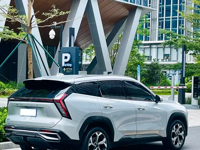 Geely Boyue L — Фото автомобиля 4