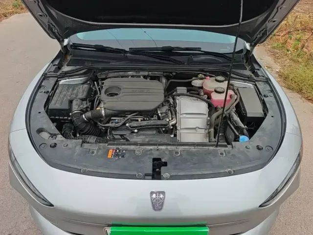 Roewe D7 — Фото автомобиля 19