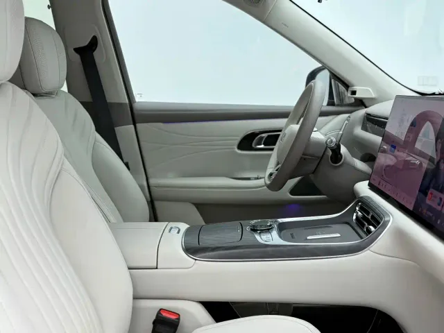 Geely Galaxy M9 — Фото автомобиля 24