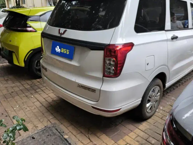Wuling Hongguang — Фото автомобиля 3
