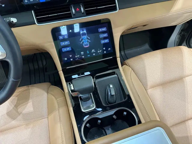 Li Auto ONE — Фото автомобиля 20