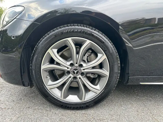 Mercedes-Benz E-Class — Фото автомобиля 8
