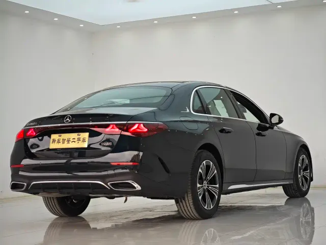 Mercedes-Benz E-Class — Фото автомобиля 6